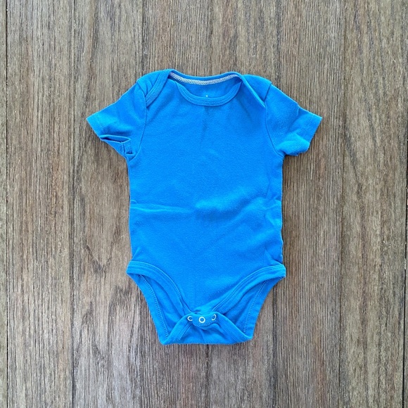 4/$10 Cloud Island onesie bodysuit 3-6 months - Picture 2 of 4